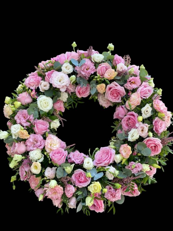 Coroană funerară delicată în mozaic de roz