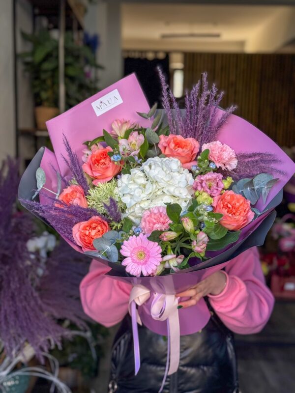 Buchet roz vibrant