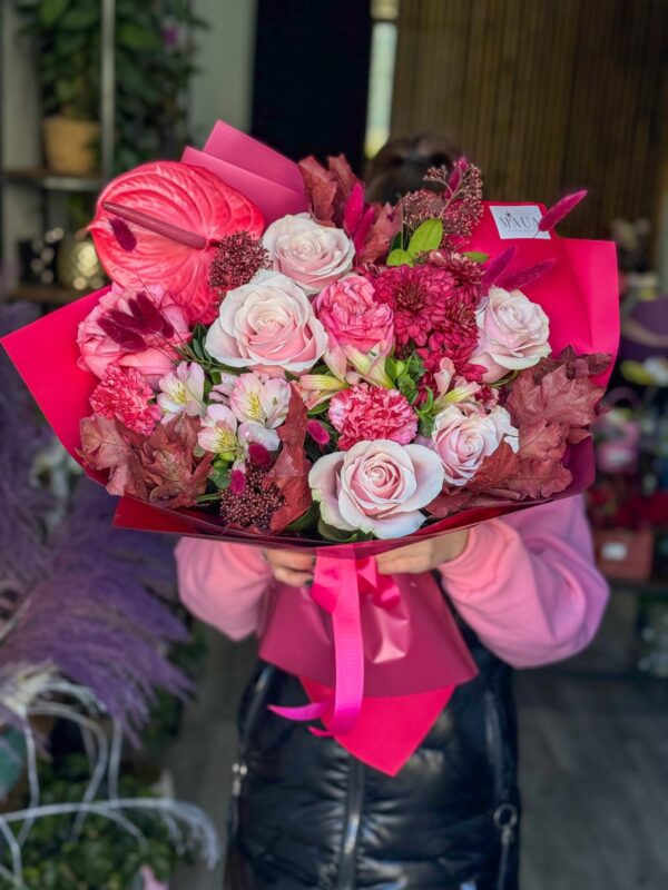 Contrast floral intens